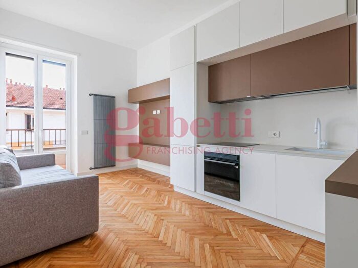 Appartamento trilocale in affitto in Via Vigilio Inama, Città Studi, Milano
