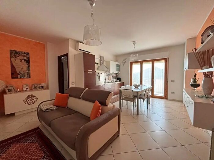 Appartamento trilocale in vendita in Via Nazionale, Castellalto