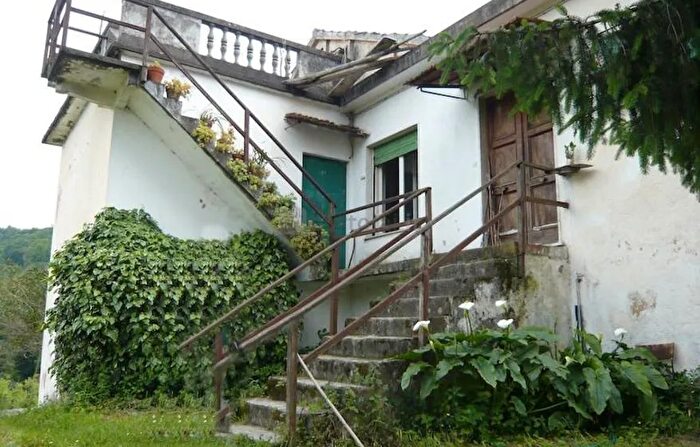 Casa con 15 locali in vendita in Località Figaro, Rapallo