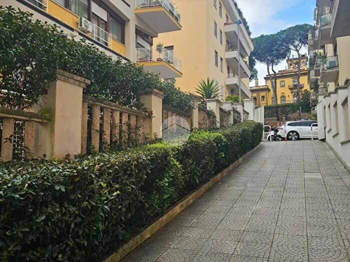 Appartamento con 6 locali in affitto in Via Barnaba Tortolini, Roma