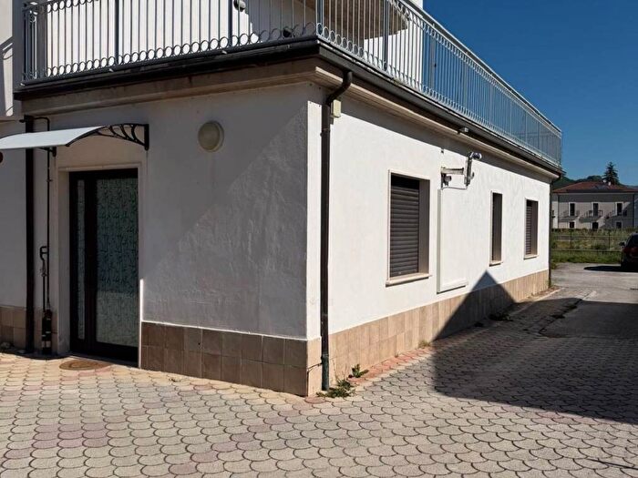 Appartamento trilocale in affitto in Via Torrente Raio, Genzano Sassa, L'Aquila