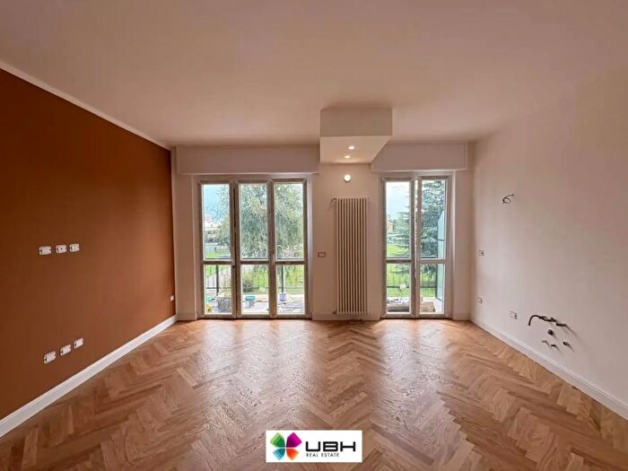 Appartamento trilocale in vendita in Via Fratelli Cervi, Novate Milanese