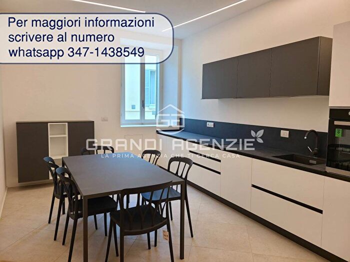 Appartamento trilocale in affitto in Strada della Repubblica, Centro Storico, Parma