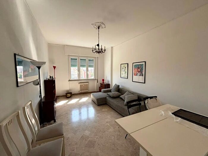 Appartamento trilocale in vendita in Piazza della Consolazione, Savona