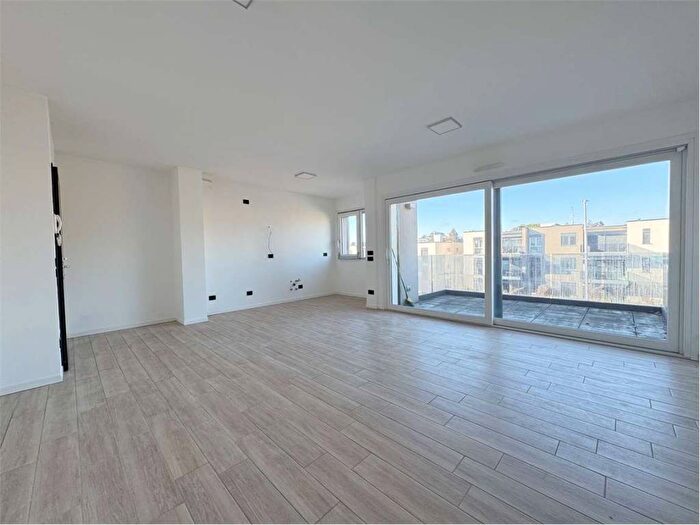 Appartamento trilocale in affitto in Via Boselli, Centro, Olgiate Comasco