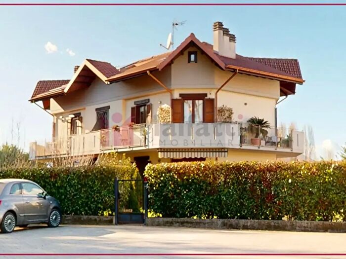 Appartamento trilocale in vendita in Via Angelo Maria Ricci a, Rieti