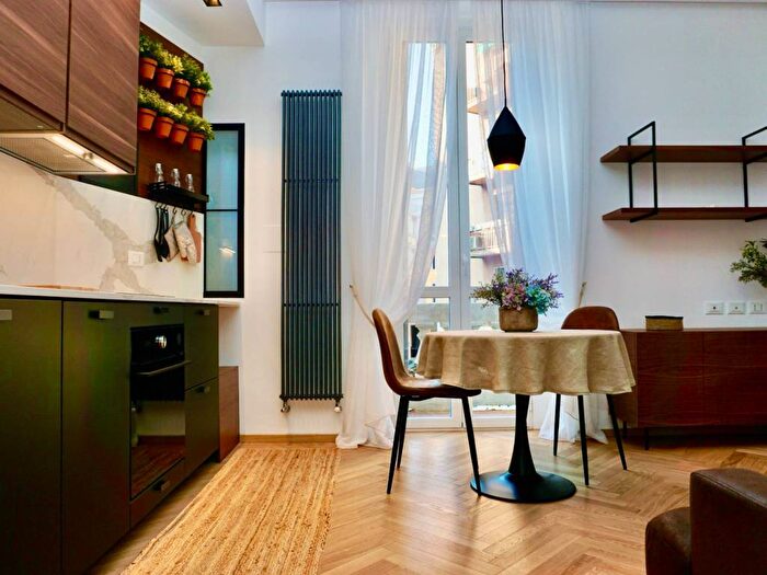 Appartamento bilocale in affitto in Via Ugo Bassi, Isola, Milano