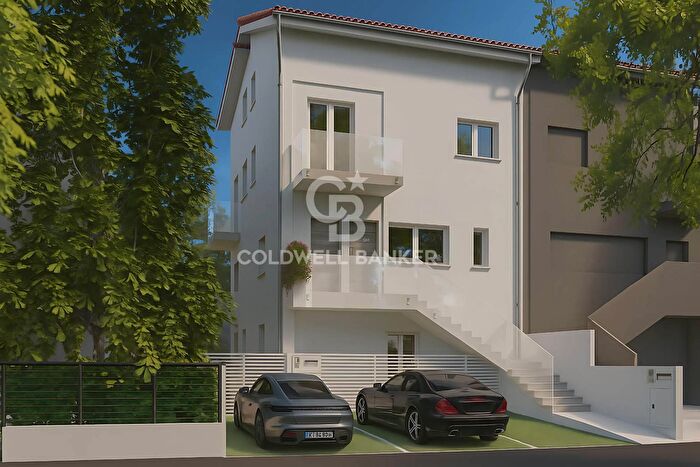 Appartamento quadrilocale in vendita in Viale Montefiore Conca, Riccione