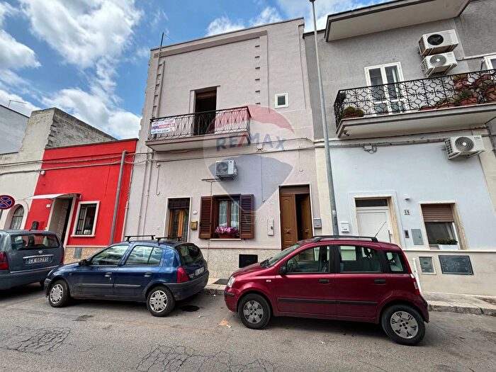 Casa quadrilocale in vendita in Via Spirito Santo, Oria