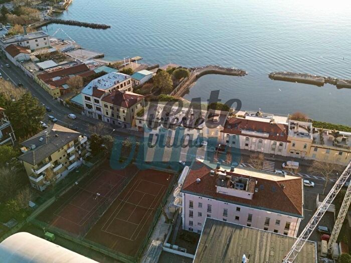 Appartamento bilocale in affitto in Via del Cerreto, Barcola, Trieste