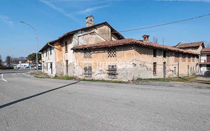 Appartamento con 8 locali in vendita in Via per Como, Lurago DErba