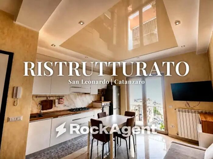 Appartamento trilocale in vendita in Via Antonio Purificato, Catanzaro