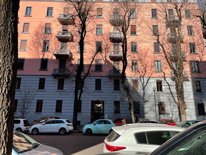 Appartamento bilocale in affitto in Via Tiziano, Pagano, Milano