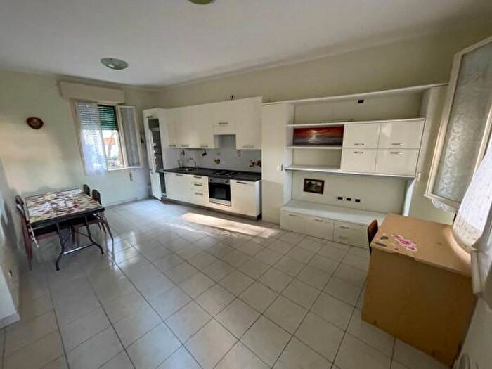 Appartamento trilocale in vendita in Via Giuseppe Giusti, Comacchio