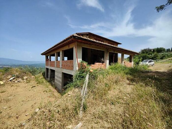 Casa quadrilocale in vendita in Bucine