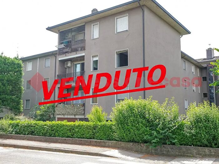 Appartamento trilocale in vendita in Via Tasso, Osio Sotto