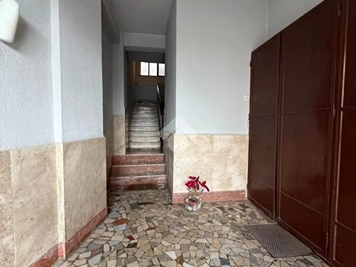 Appartamento trilocale in vendita in Via Polizzi Generosa, Palermo