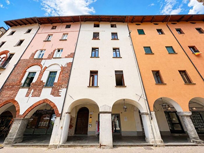 Appartamento monolocale in affitto in Piazza San Donato, Centro Storico, Pinerolo