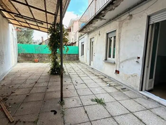 Appartamento quadrilocale in vendita in Via Zara, Biella