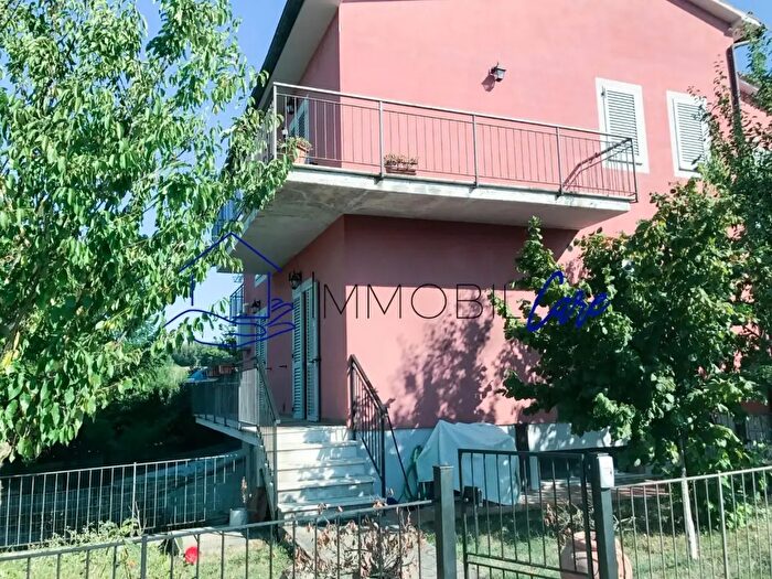 Casa quadrilocale in affitto in Montalcino