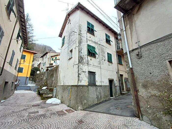 Casa trilocale in vendita in Via Sottocabella, Crocefieschi