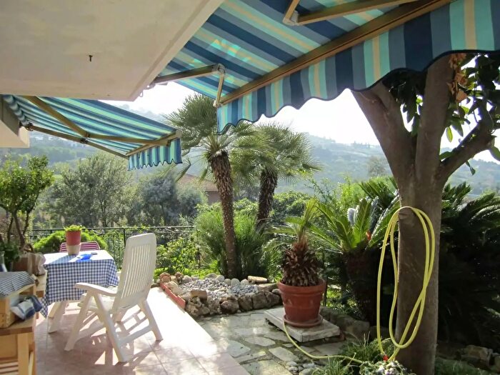 Appartamento trilocale in vendita in Via Mameli, Bordighera