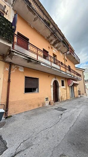 Appartamento con 5 locali in vendita in Via Borgo, Pescosolido