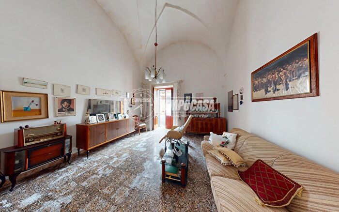 Casa quadrilocale in vendita in Via Giuseppe Garibaldi, Cursi