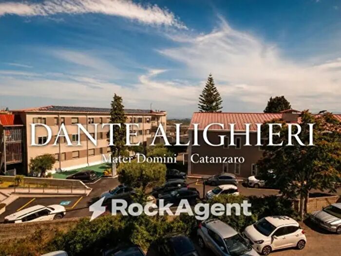 Appartamento trilocale in vendita in Piazza Alighieri Dante, Catanzaro
