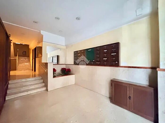 Appartamento trilocale in vendita in Via Guadagna, Palermo