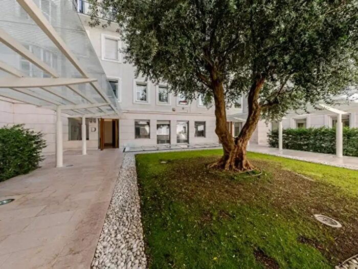 Appartamento trilocale in affitto in Via Maria Teresa, Milano