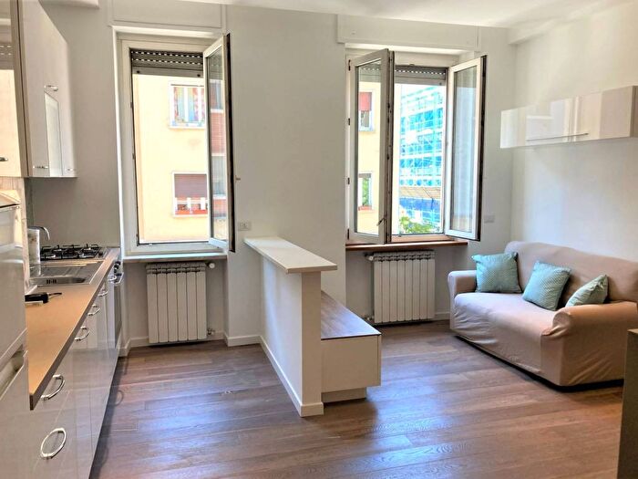 Appartamento bilocale in affitto in Via Poggibonsi, Gambara, Milano