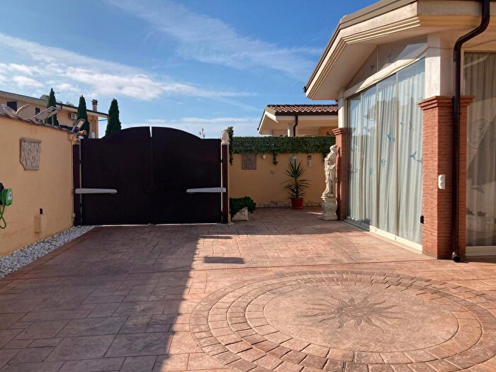 Casa con 5 locali in vendita in Via della Cannuccia, Anzio