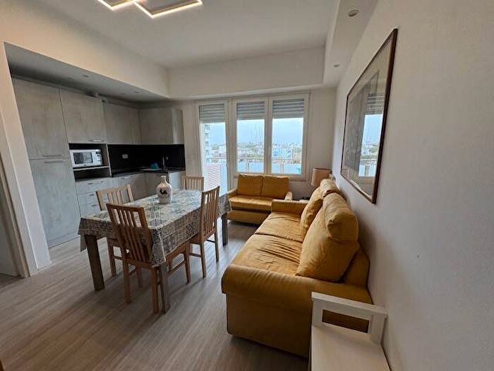 Appartamento trilocale in affitto in Viale Gabriele DAnnunzio, Alba Mare, Riccione