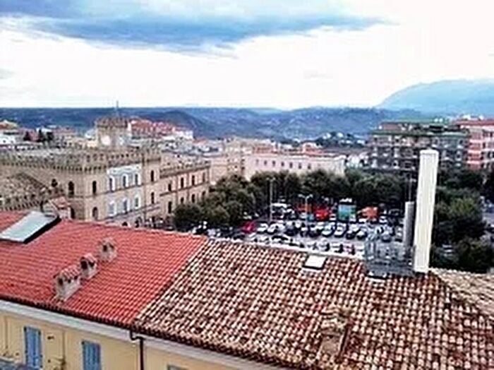 Appartamento con 5 locali in vendita in Via Federico Salomone Chieti Ch, Chieti