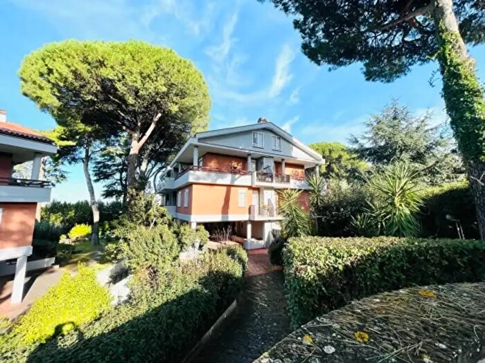 Appartamento quadrilocale in vendita in Via Marcantonio Colonna, Marino