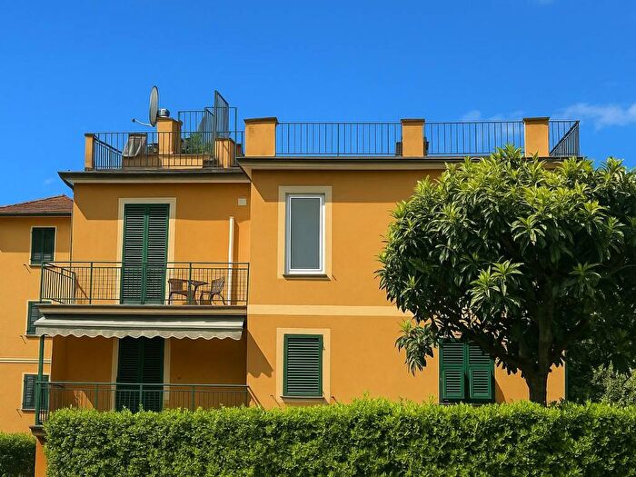 Appartamento quadrilocale in affitto in Via Sacerdote Fedele Luxardo, Centro, Santa Margherita Ligure