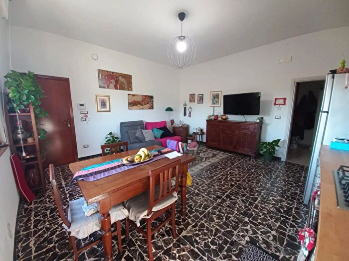 Casa con 6 locali in vendita in Santa Maria A Monte