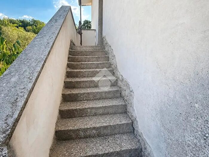 Casa con 18 locali in vendita in Via Leviti, Orte