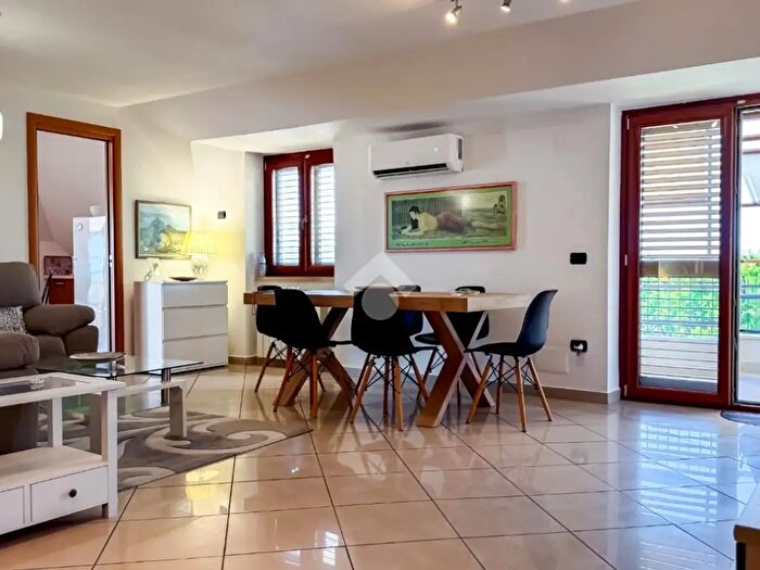 Appartamento trilocale in vendita in Via Caravaggio, Formia