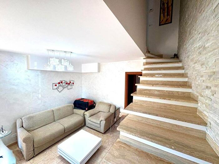 Appartamento quadrilocale in affitto in Via L Gonzaga, Arcavacata, Rende