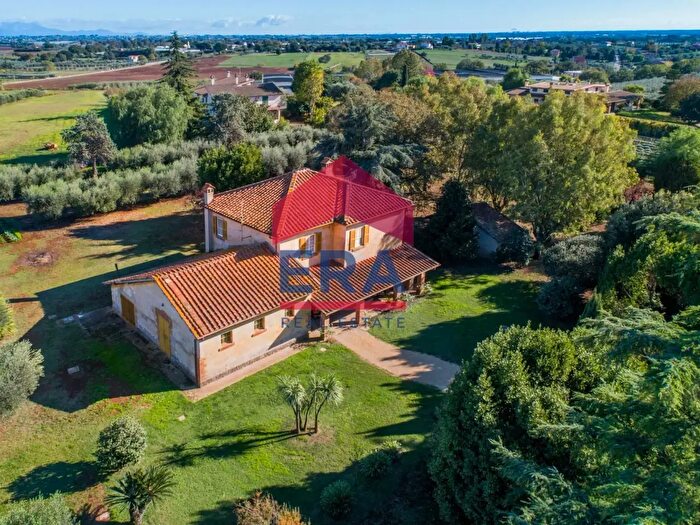 Casa con 5 locali in vendita in Via delle Monachelle, Pomezia
