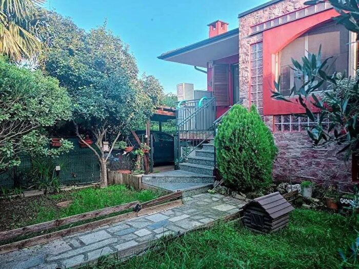 Casa con 5 locali in vendita in Via Giacomo Puccini Casteggio, Casteggio