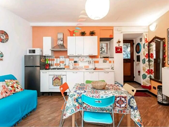 Appartamento bilocale in vendita in Salita di Monterosso, Genova