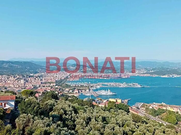 Casa con 6 locali in vendita in La Spezia