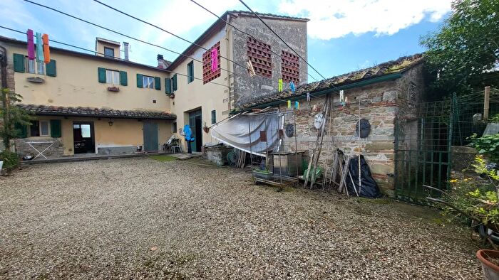 Casa quadrilocale in vendita in Vicchio