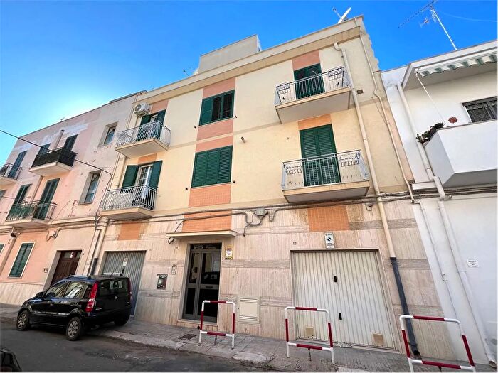 Appartamento trilocale in vendita in Via Carbonia Brindisi, Brindisi