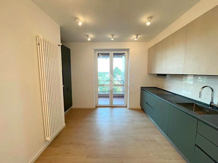 Appartamento trilocale in vendita in Via C Miola, Saronno