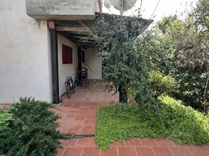 Appartamento trilocale in vendita in Via Venezia Snc, Mandatoriccio