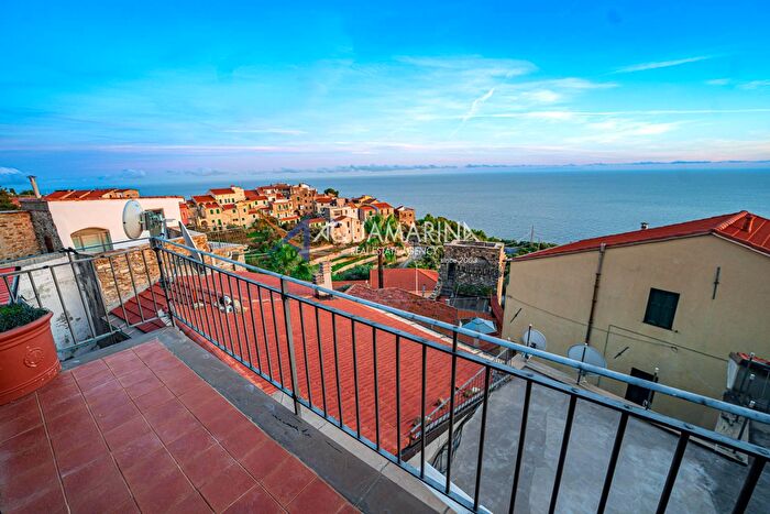 Appartamento trilocale in vendita in Via Pancaldo Snc, Cipressa